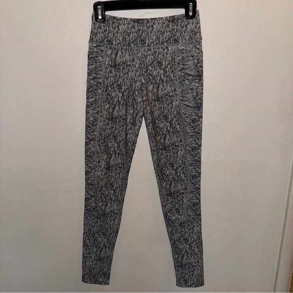 Gymshark and Victoria’s Secret Victoria Sport Total Knockout Leggings Size Small - Picture 9 of 15